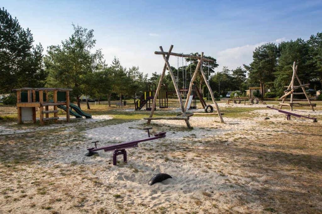 " Casitacuriosa " Chalet Op Camping Met Buitenzwembad Balen Exterior foto
