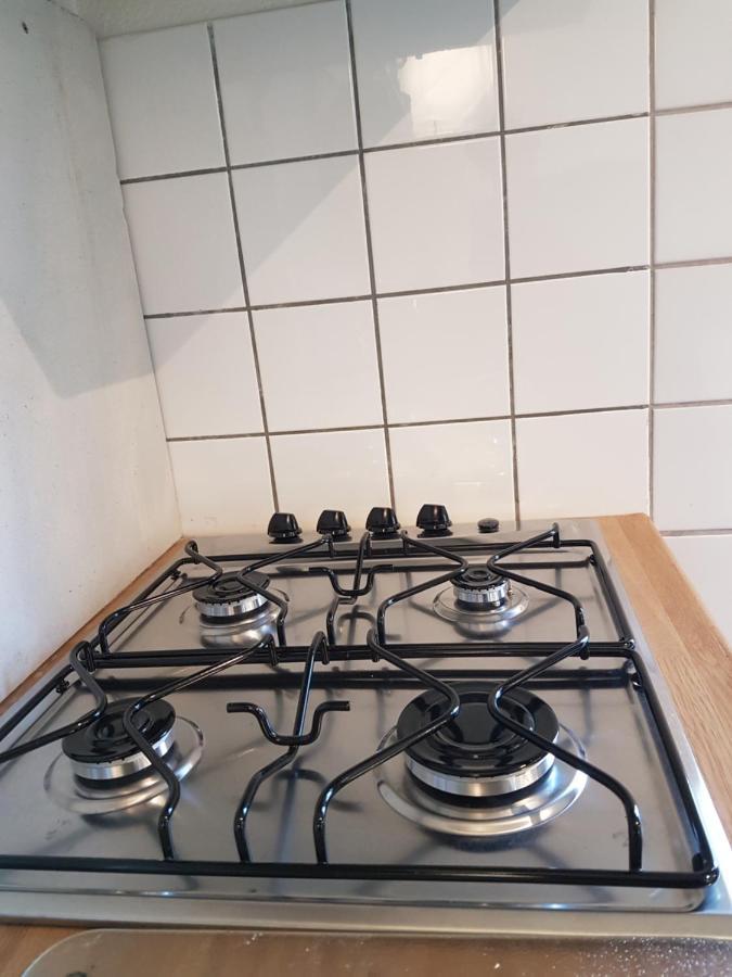" Casitacuriosa " Chalet Op Camping Met Buitenzwembad Balen Exterior foto